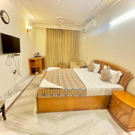 Hotel Pablas International, New Delhi, Near Metro Bagian luar foto