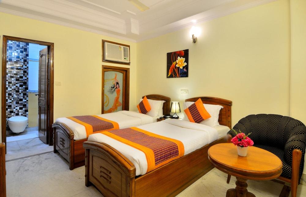Hotel Pablas International, New Delhi, Near Metro Bagian luar foto
