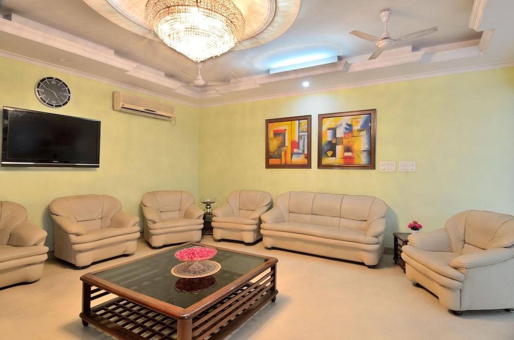 Hotel Pablas International, New Delhi, Near Metro Bagian luar foto