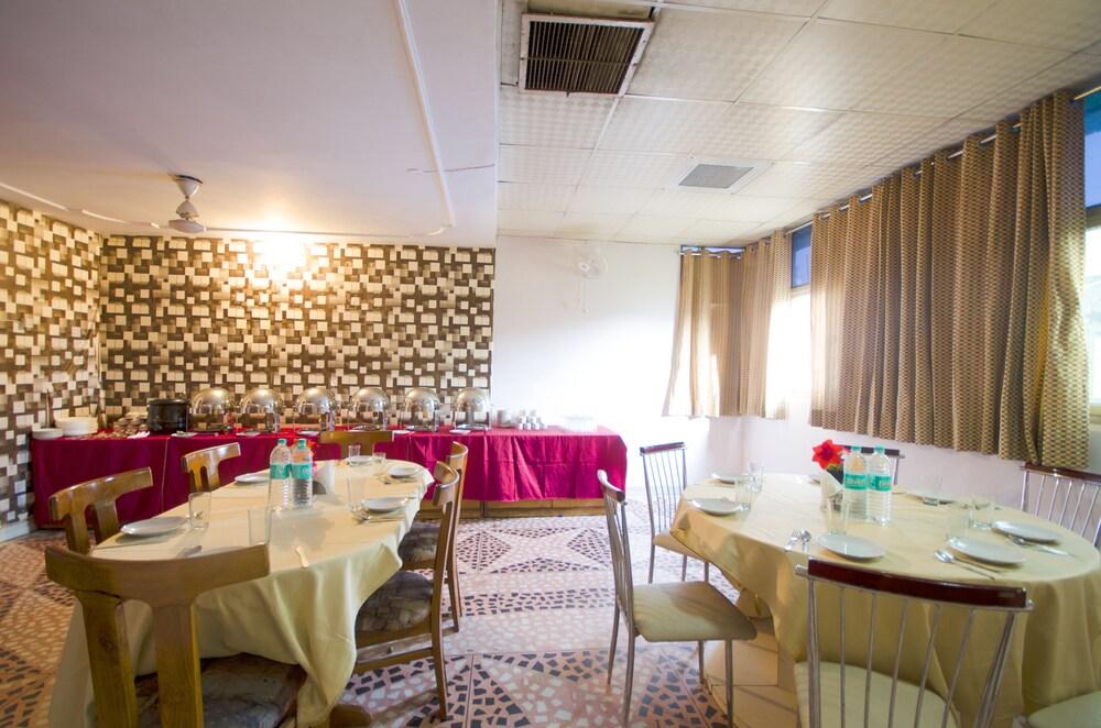 Hotel Pablas International, New Delhi, Near Metro Bagian luar foto