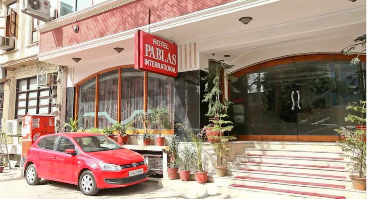 Hotel Pablas International, New Delhi, Near Metro Bagian luar foto