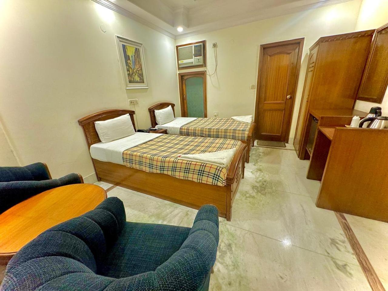 Hotel Pablas International, New Delhi, Near Metro Bagian luar foto