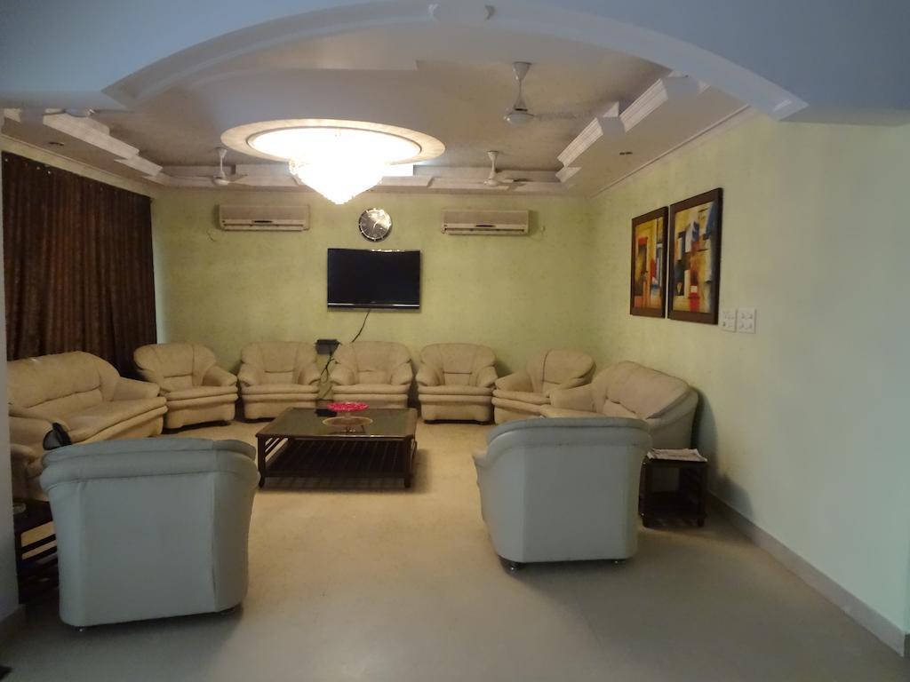 Hotel Pablas International, New Delhi, Near Metro Bagian luar foto
