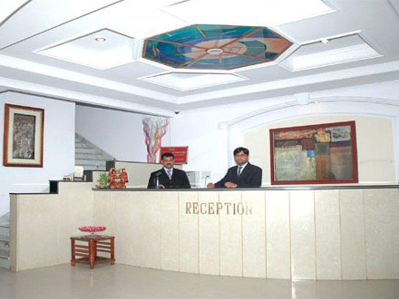 Hotel Pablas International, New Delhi, Near Metro Bagian luar foto