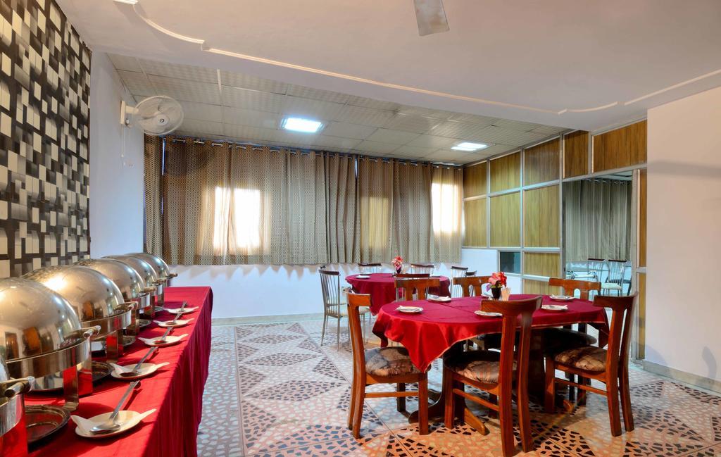Hotel Pablas International, New Delhi, Near Metro Bagian luar foto