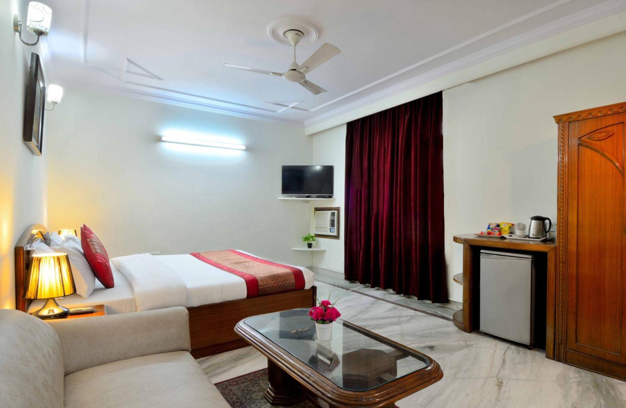 Hotel Pablas International, New Delhi, Near Metro Bagian luar foto
