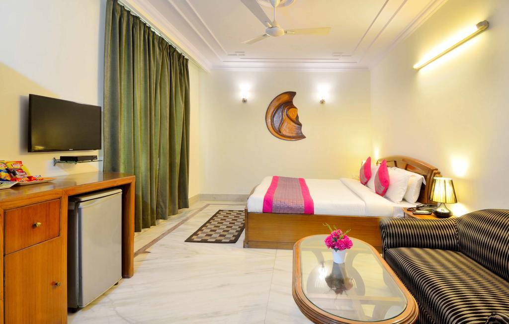 Hotel Pablas International, New Delhi, Near Metro Bagian luar foto