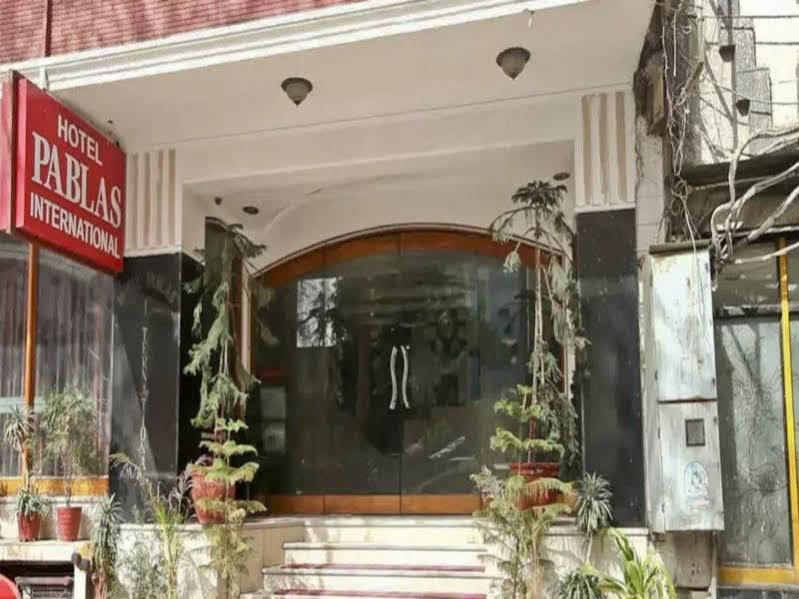 Hotel Pablas International, New Delhi, Near Metro Bagian luar foto