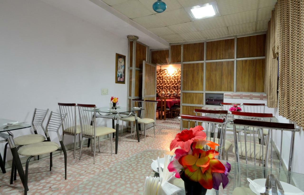 Hotel Pablas International, New Delhi, Near Metro Bagian luar foto