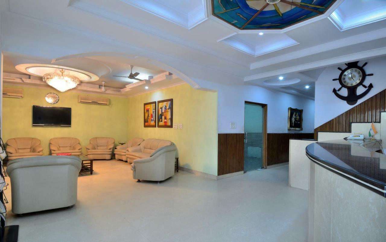 Hotel Pablas International, New Delhi, Near Metro Bagian luar foto